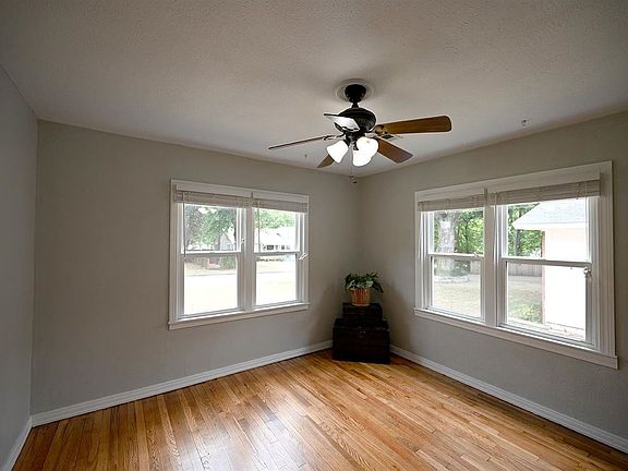 4th image of 2124 W Sunset Dr