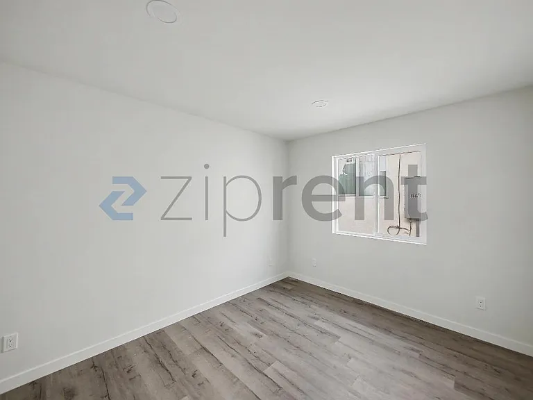 5840 Denver Ave — Photo 8