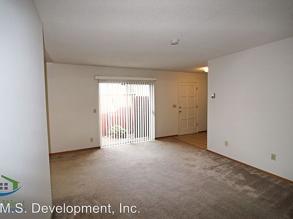 4th image of 1524 Lexington Dr