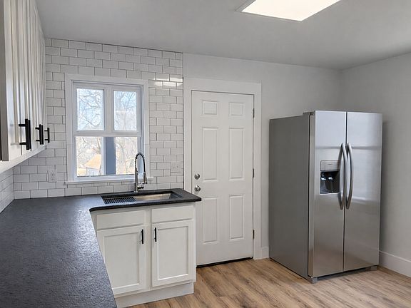 4th image of 7506 Denison Ave