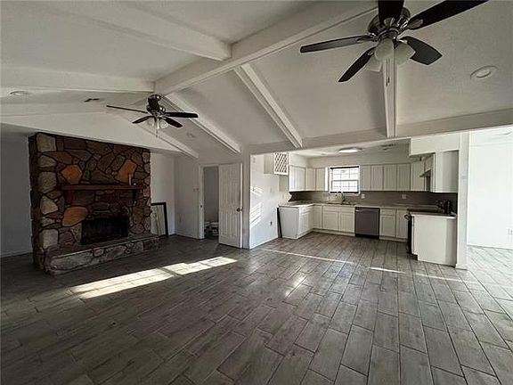 2nd image of 2717 Cambridge Dr