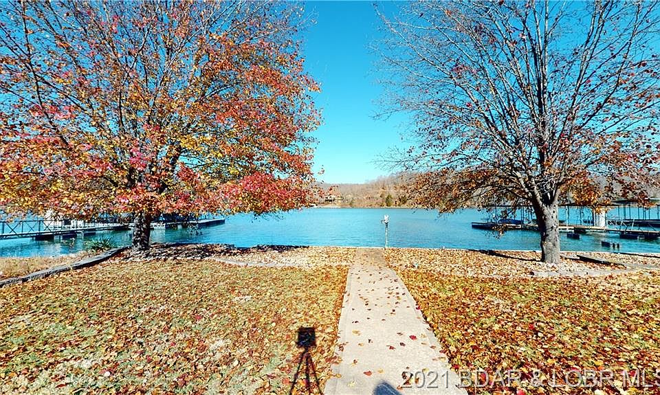 1st image of 903 Hyde Park Dr