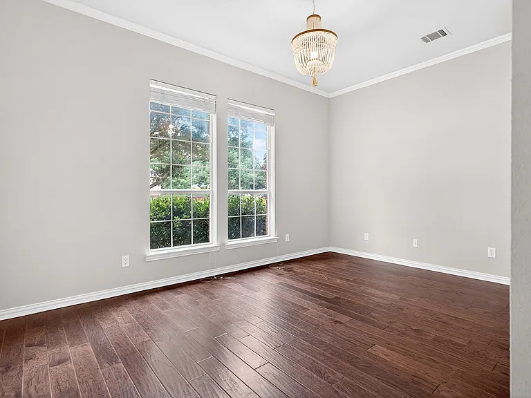 1210 Forest Hills Dr — Photo 23