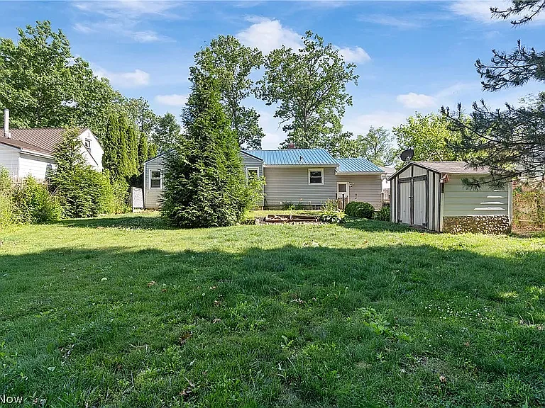 209 Grove Ave — Photo 15