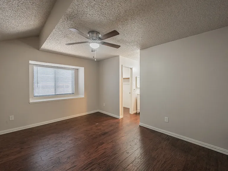 6402 Valleybrooke Ct — Photo 17