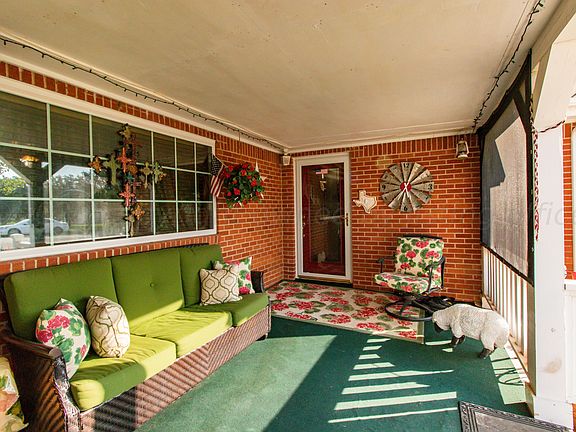 5th image of 214 Pine St