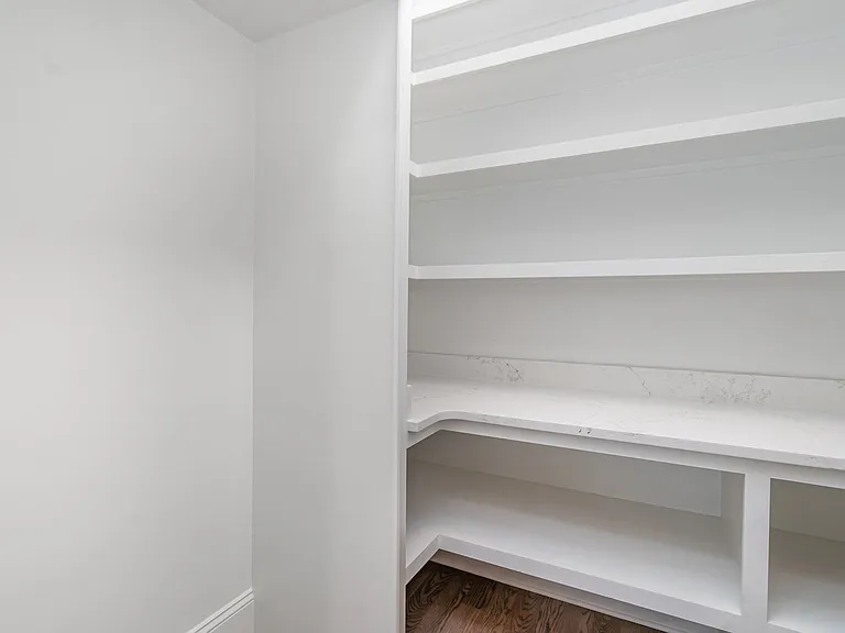 909B Gale Ln — Photo 10