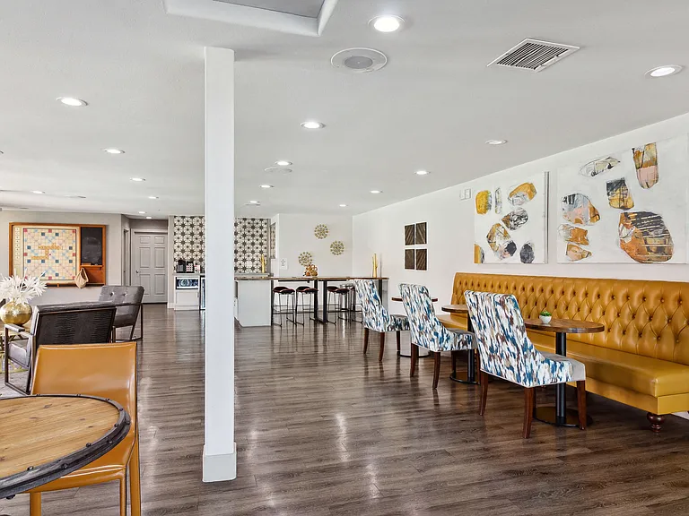 Loma Vista — Photo 36
