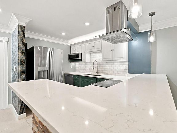 2nd image of 3017 N Oakland Forest Dr APT 102