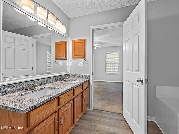 5th image of 7333 Ironside Dr E