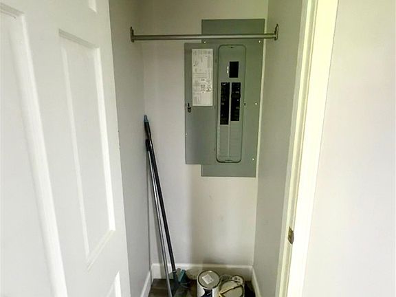 5th image of 3182 W Country Club Rd