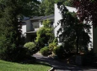262 Forest Ln, North Brunswick, NJ 08902