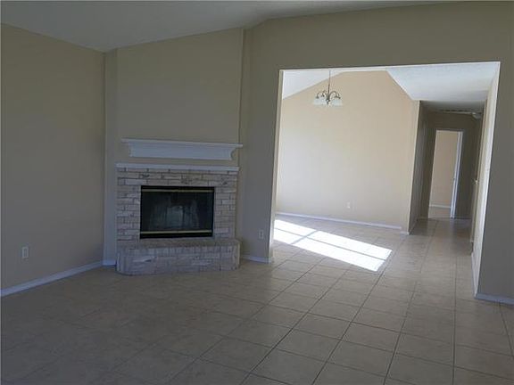 3rd image of 4201 N Coral Springs Dr