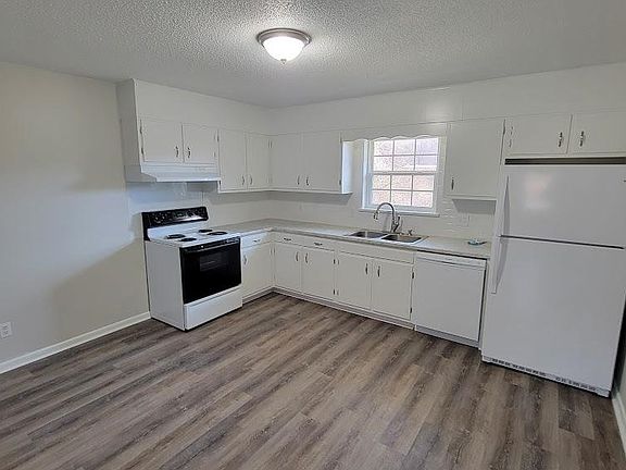 2nd image of 3098 Elmore Ave #3098