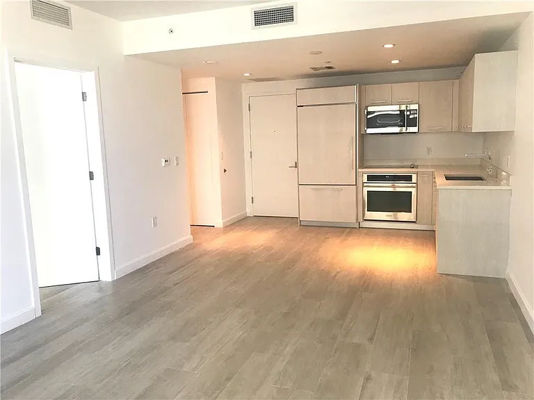45 SW 9th St #3707 — Photo 24