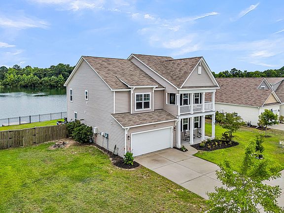 3rd image of 2721 Harmony Lake Dr