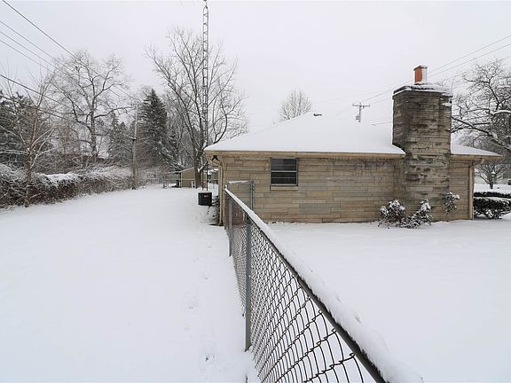 5th image of 234 S Ironwood Dr