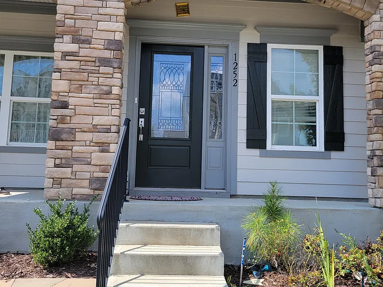 1252 Gloriosa St — Photo 4