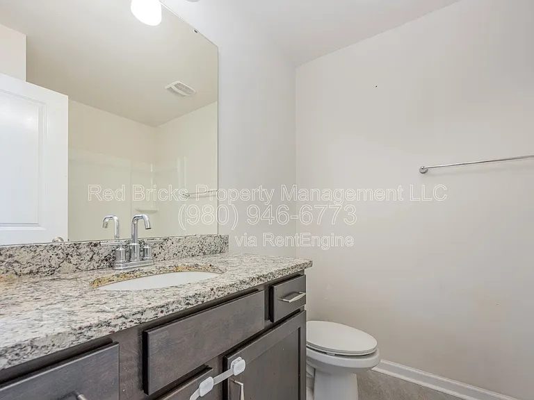 630 Cypress Glen Ln — Photo 17