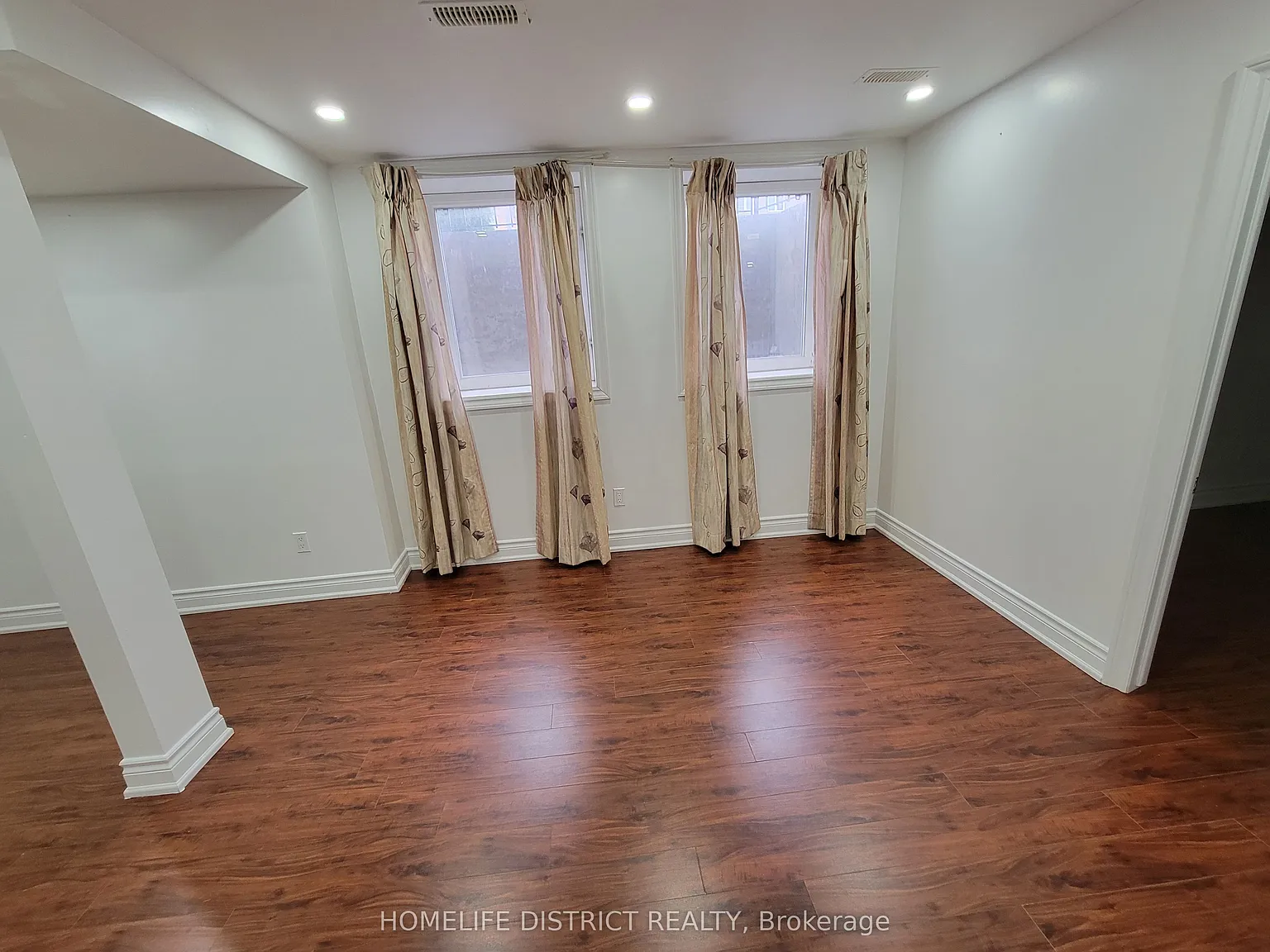 3 bed, $1,975 — Photo 3