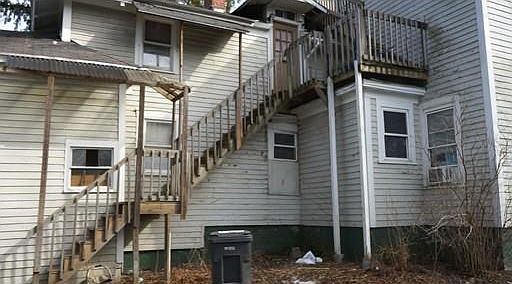 2nd image of 33 King St