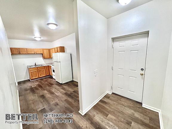 4th image of 1887 W Grand Blvd #102