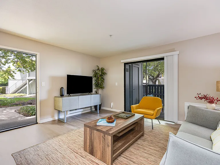 The Dutton Apartments — Photo 32