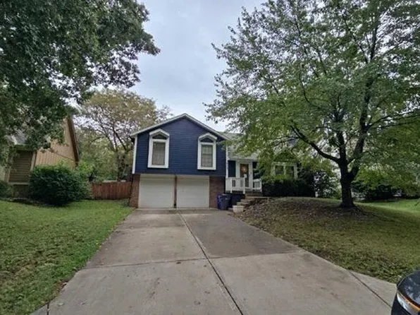 14705 S Navaho Dr, Olathe, KS 66062