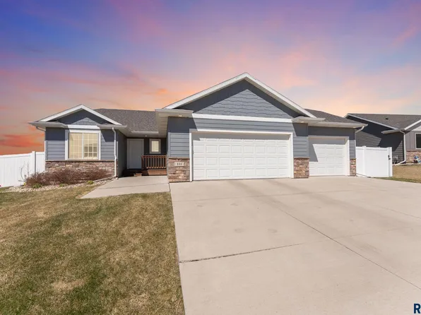 111 S Tumble Creek Ave, Avenue Sioux Falls, SD 57110