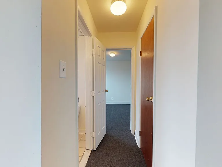 Chester Lynn Apartments — Photo 25