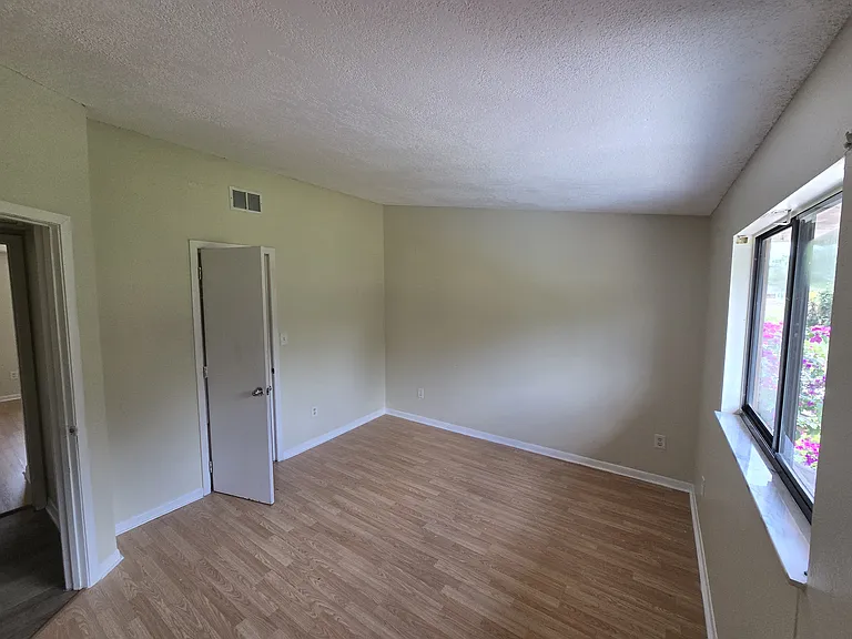 3911 Oak Limb Ct — Photo 10