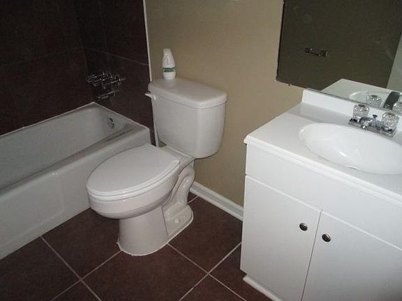 4th image of 3313 Lansing Dr