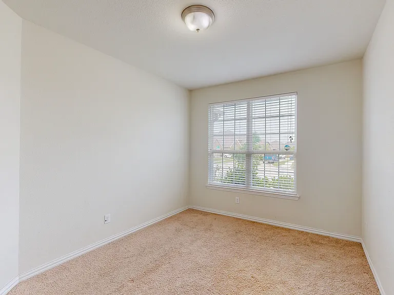 8100 Horseman Rd — Photo 20