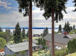 1237 SE Camano Dr, Camano Island, WA