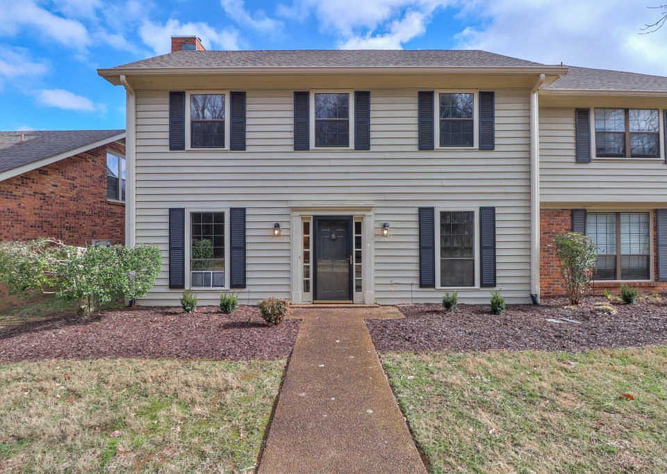 1st image of 1032 E Northfield Blvd