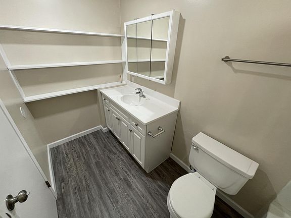 2nd image of 640 E 16th St #13