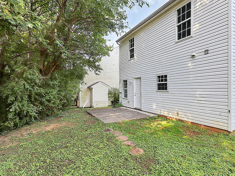 1215 McAllister Dr — Photo 11