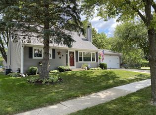 403 Gale St, Elgin, IL 60123