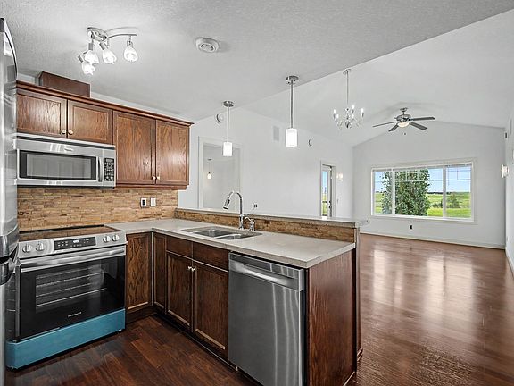 5th image of 2565 Hanna Cres NW #43