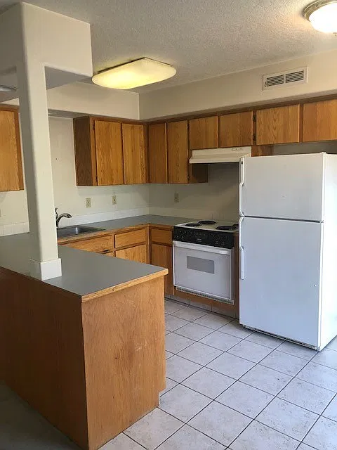 4221 Oak Street ~ Incredible Townhome — Photo 4