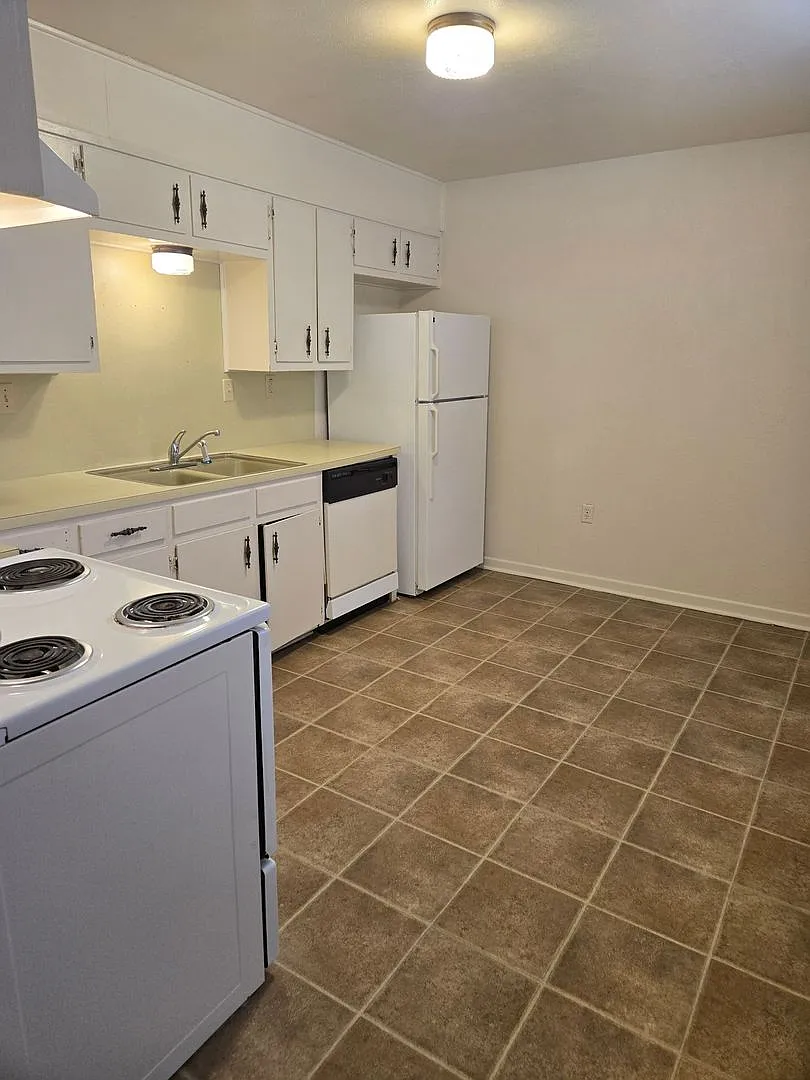 Half off first month's rent — Photo 4