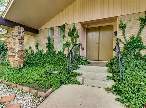 2nd image of 3804 Oak Creek Cir