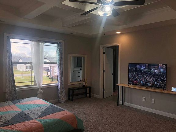 2nd image of 305 Lowline Dr