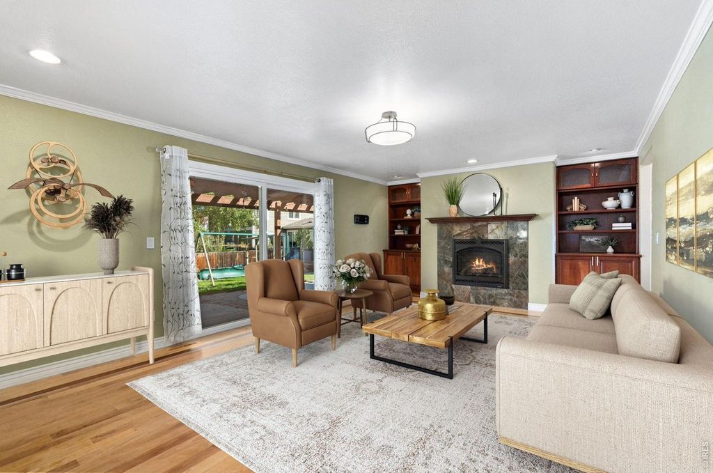 1024 Fox Hills Dr