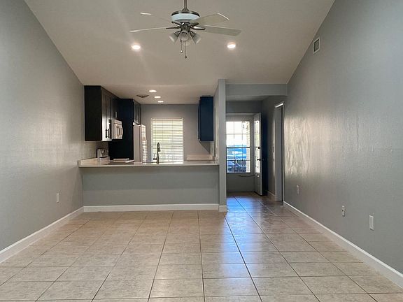 2nd image of 384 Estero Ct