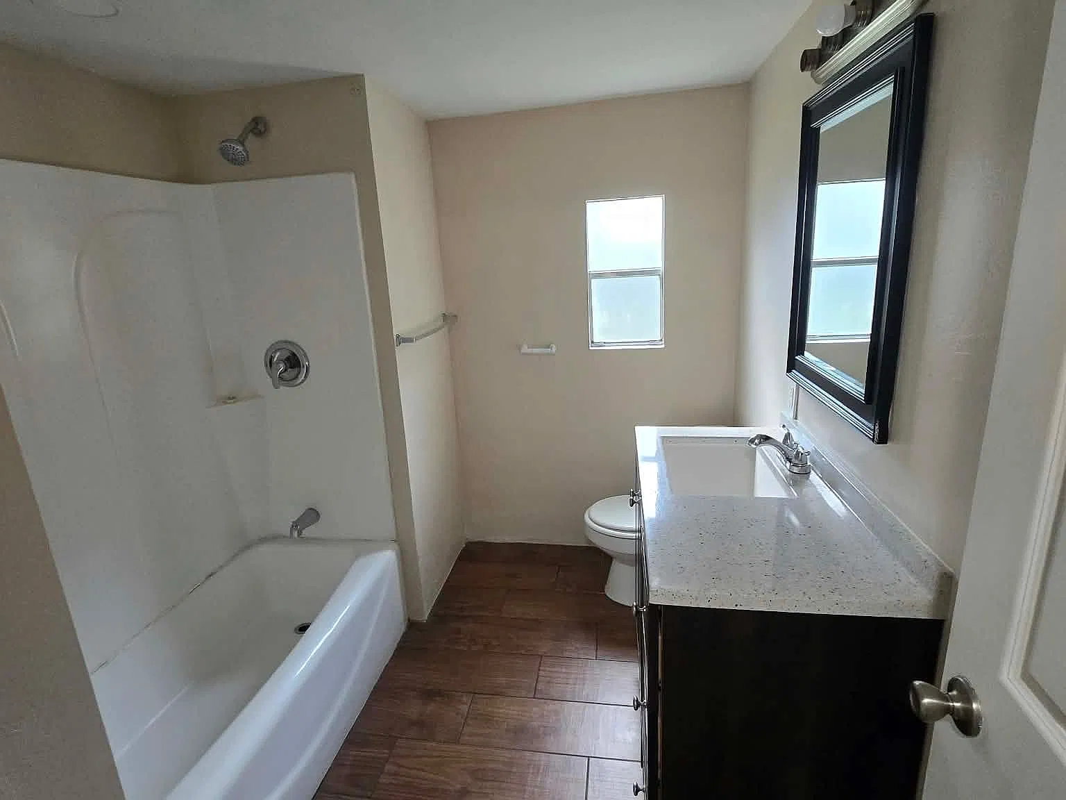3 bed, $1,600 — Photo 1