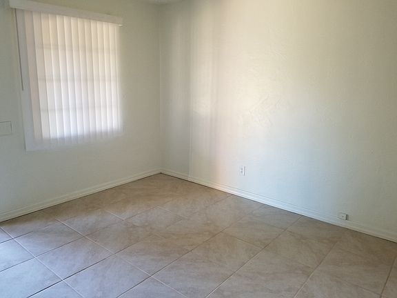 2nd image of 1827 E Yale St #1829