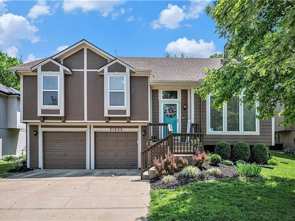 21605 W 122nd Ter, Olathe, KS 66061