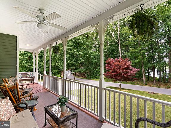 2nd image of 1534 Lakeside Dr