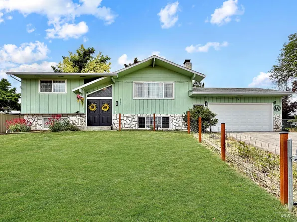 2220 Schaefer Dr, Clarkston, WA 99403